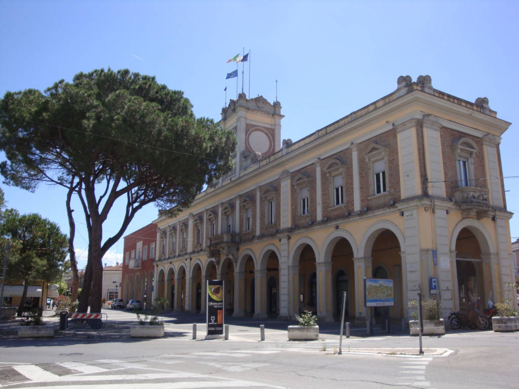 MORCIANO - REGOLAMENTAZIONE DELLA CIRCOLAZIONE STRADALE NEL TRATTO DI VIA ROMA, TRA PIAZZA RISORGIMENTO E VIA FORLI E REALIZZAZIONE DI UNA NUOVO TRATTO DI STRADA PEDONALE E CICLABILE TRA VIA XXV LUGLIO E VIA FORLANI